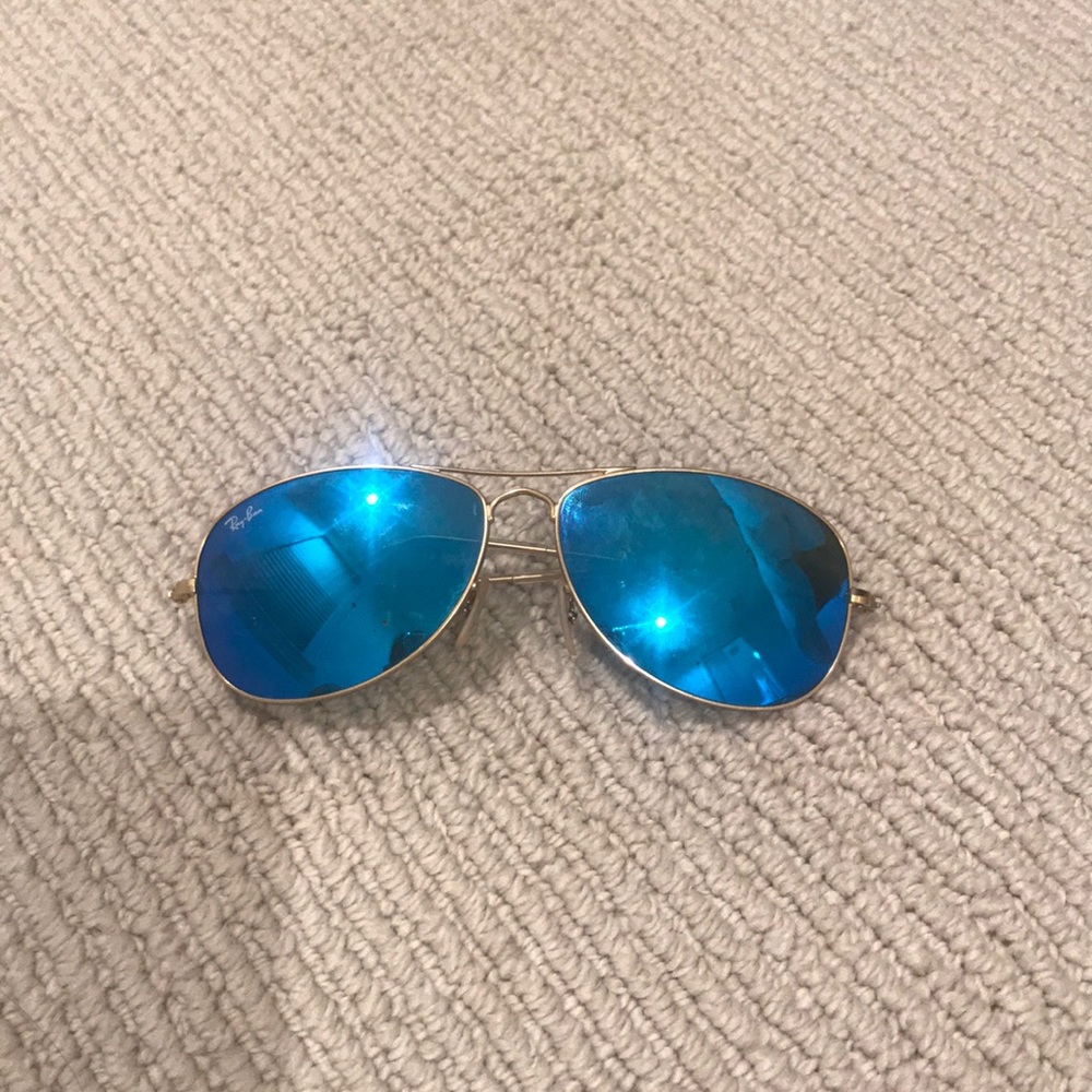 Blue Mirrored Aviator Ray Ban Sunglasses